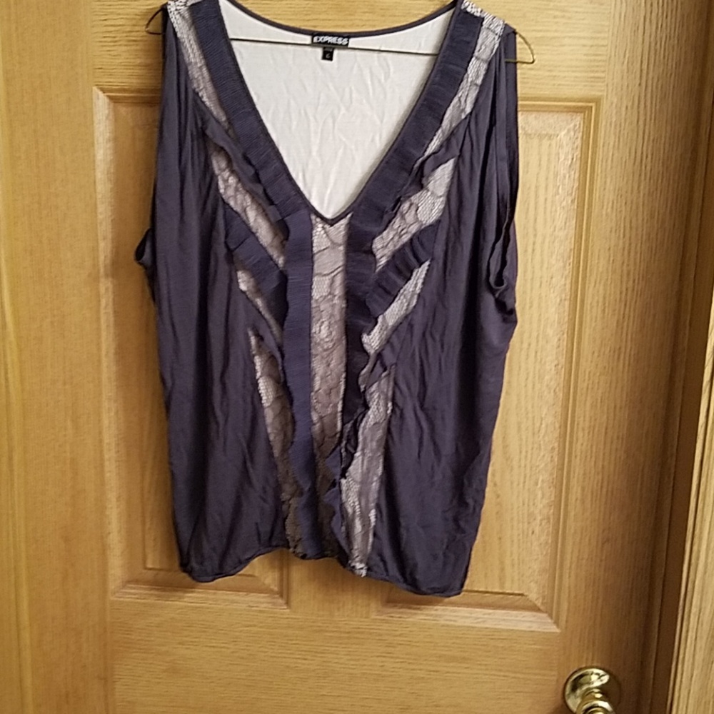 No sleeves top